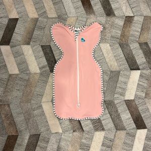 Newborn Love to Dream swaddle, pink